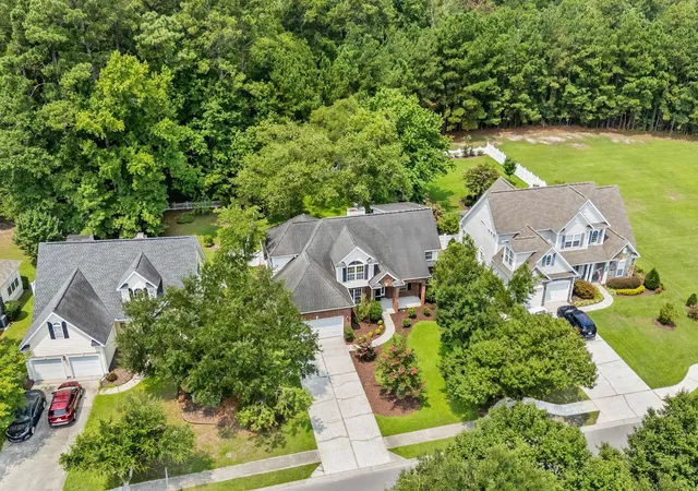 Photo 3 of Single family home for sale at 4002 Edenborough Dr, Myrtle Beach, SC 29588 | MLS# 2618943 | Listing updated on 2026-08-28