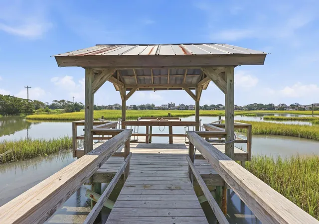 Photo 3 of Sale Pending at 27 Drayton Ct, Pawleys Island, SC 29585 | MLS# 2619053 | Listing updated on 2026-09-01