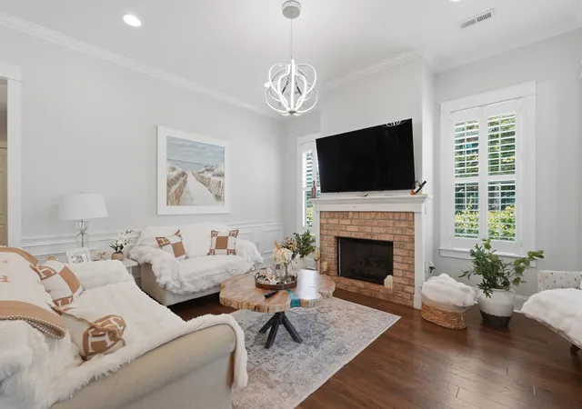 Photo 3 of Single family home for sale at 927 Iris St, Myrtle Beach, SC 29577 | MLS# 2619088 | Listing updated on 2026-08-02