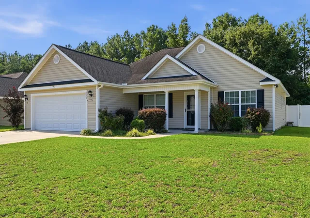 Photo 2 of Single family home for sale at 226 Blue Jacket Dr, Galivants Ferry, SC 29544 | MLS# 2619158 | Listing updated on 2026-08-03