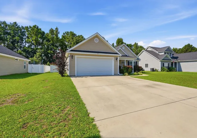 Photo 3 of Single family home for sale at 226 Blue Jacket Dr, Galivants Ferry, SC 29544 | MLS# 2619158 | Listing updated on 2026-08-03