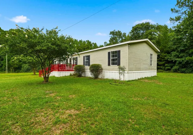 Photo 2 of Manufactured home for sale at 118 Sweet Pea Ln, Georgetown, SC 29440 | MLS# 2619219 | Listing updated on 2026-10-05