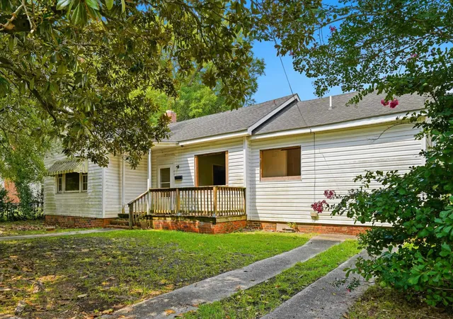 Photo 2 of Single family home for sale at 441 N Smith St, Mullins, SC 29574 | MLS# 2619295 | Listing updated on 2026-10-06