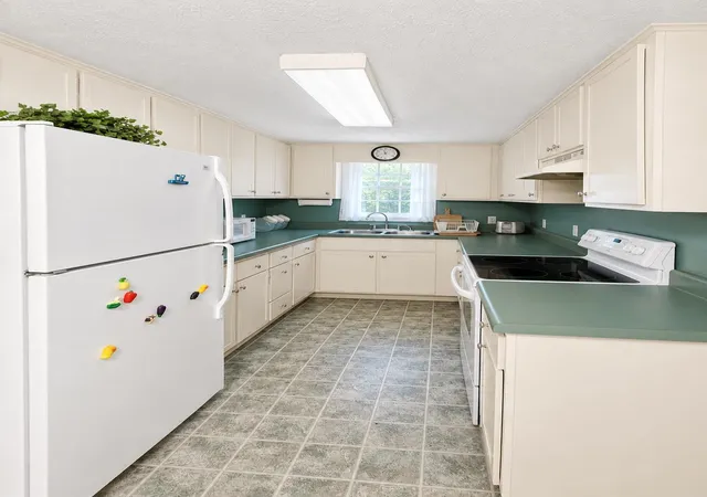 Photo 4 of Manufactured home for sale at 380 Bauer Trl, Hemingway, SC 29554 | MLS# 2619300 | Listing updated on 2026-08-05