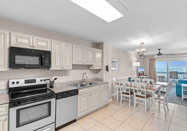 Listing Photo 5 - Condo for sale in building located at 1011 S Ocean Blvd, North Myrtle Beach, SC 29575 - Unit #102