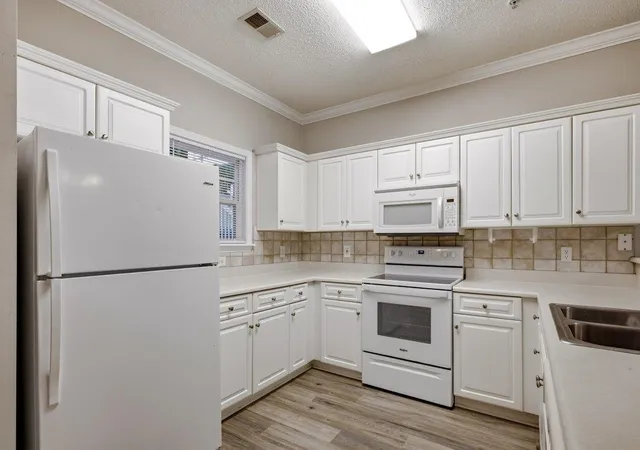 Photo 3 of Townhouse for sale at 302 Kiskadee Loop #B, Conway, SC 29526 | MLS# 2619510 | Listing updated on 2026-08-07