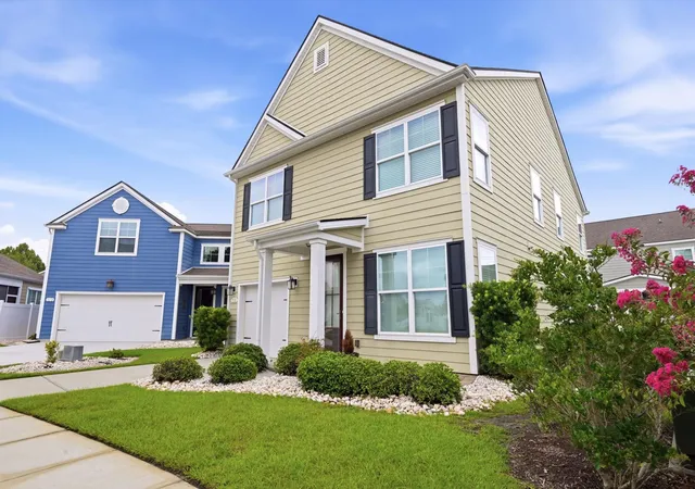 Photo 2 of Single family home for sale at 310 Lorenzo Dr, North Myrtle Beach, SC 29582 | MLS# 2619692 | Listing updated on 2026-08-10