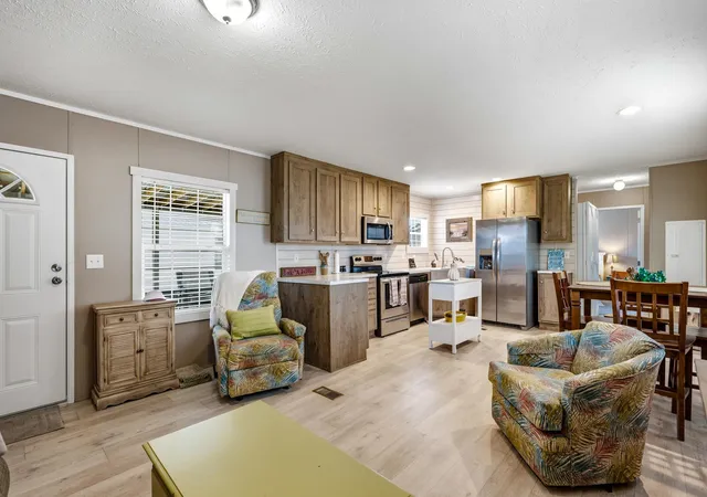 Photo 4 of Manufactured home for sale at 1521 Tanglewood Ave, North Myrtle Beach, SC 29582 | MLS# 2619782 | Listing updated on 2026-09-22