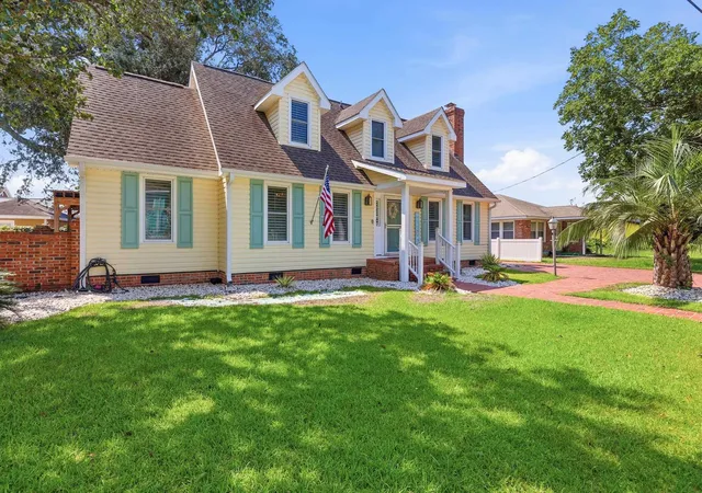 Photo 2 of Single family home for sale at 98 Ash St, North Myrtle Beach, SC 29582 | MLS# 2619783 | Listing updated on 2026-08-11