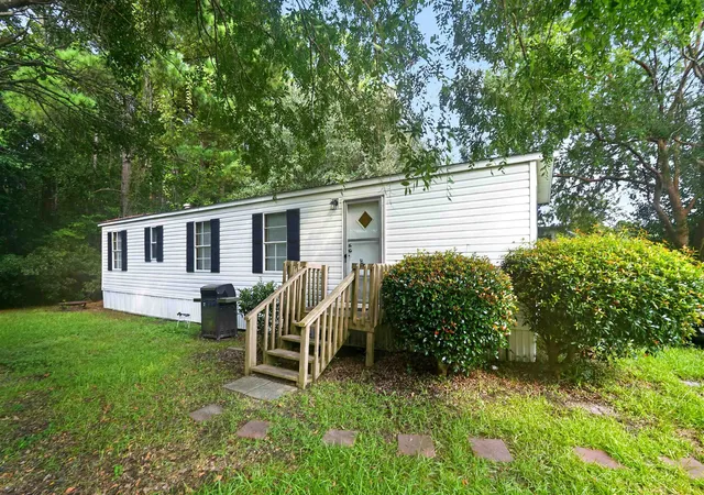 Photo 3 of Sale Pending at 869 Hilander Dr, Murrells Inlet, SC 29576 | MLS# 2619962 | Listing updated on 2026-08-25