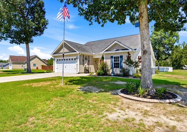 Single family home for sale at 127 Clearwind Ct, Galivants Ferry, SC 29544 | MLS# 2620053