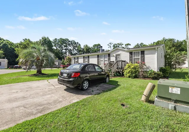 Photo 3 of Sale Pending at 8095 Shady Grv Rd, Myrtle Beach, SC 29588 | MLS# 2620076 | Listing updated on 2026-08-19