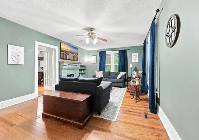 Photo 4 of Single family home for sale at 222 E Wine St, Mullins, SC 29574 | MLS# 2620105 | Listing updated on 2026-10-01