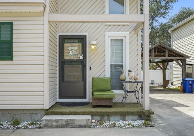 Photo 2 of Single family home for sale at 1807 Hillside Dr S, North Myrtle Beach, SC 29582 | MLS# 2620233 | Listing updated on 2026-08-26