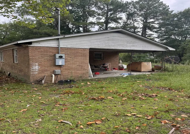 Photo 2 of Single family home for sale at 711 W Jefferson St, Dillon, SC 29536 | MLS# 2620349 | Listing updated on 2026-08-21