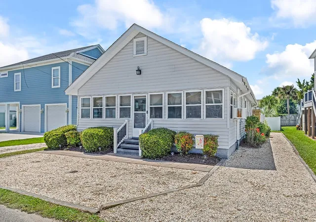 Photo 2 of Sale Pending at 403 16th Avenue S, North Myrtle Beach, SC 29582 | MLS# 2620356 | Listing updated on 2026-08-25