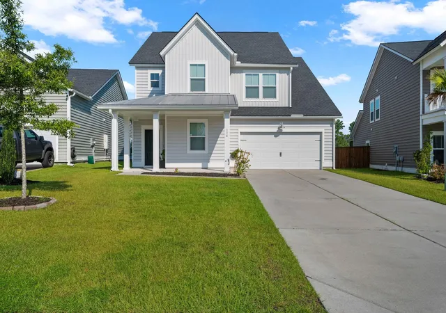 Single family home for sale at 114 Haverhill St, Summerville, SC 29486 | MLS# 2620361