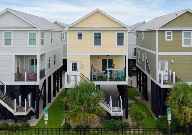 Photo 1 of Single family home for sale at 125 Garden City Retreat Dr, Garden City Beach, SC 29576 | MLS# 2620402 | Listing updated on 2026-09-29