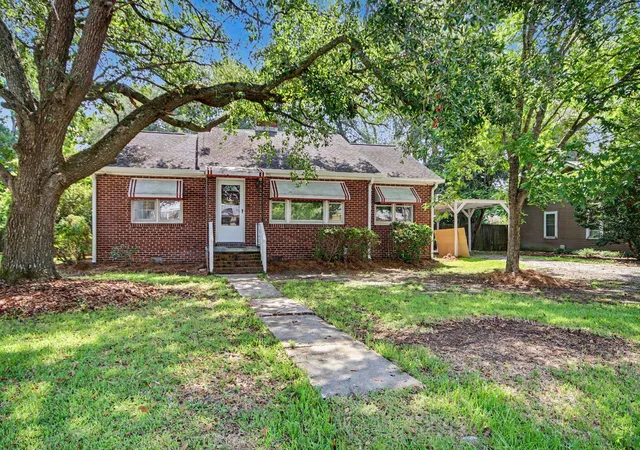 Photo 2 of Sale Pending at 1916 Calhoun Dr, Georgetown, SC 29440 | MLS# 2620499 | Listing updated on 2026-09-18