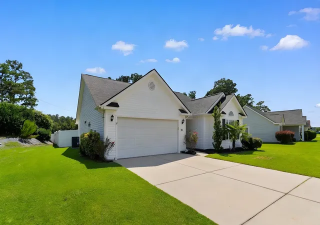 Photo 2 of Sale Pending at 401 Carolina Woods Dr, Myrtle Beach, SC 29588 | MLS# 2620663 | Listing updated on 2026-08-25