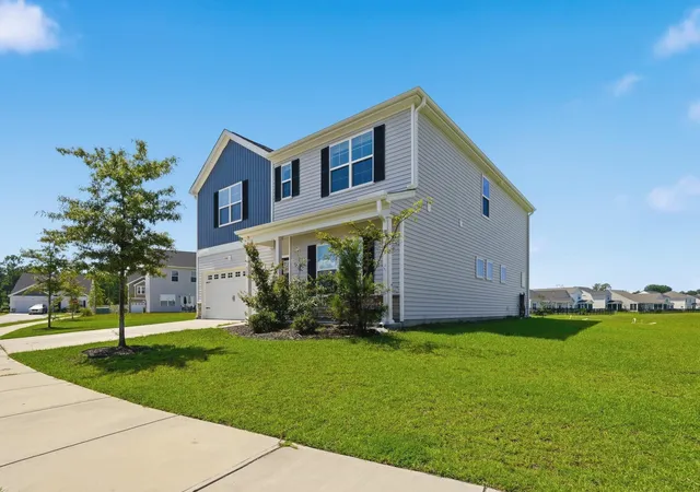 Photo 3 of Single family home for sale at 924 St Albans Loop, Conway, SC 29526 | MLS# 2620761 | Listing updated on 2026-08-21