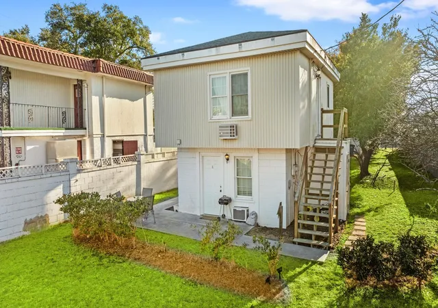 Photo 3 of Multi family home for sale at 403 13th Ave S, Myrtle Beach, SC 29577 | MLS# 2621052 | Listing updated on 2026-08-25