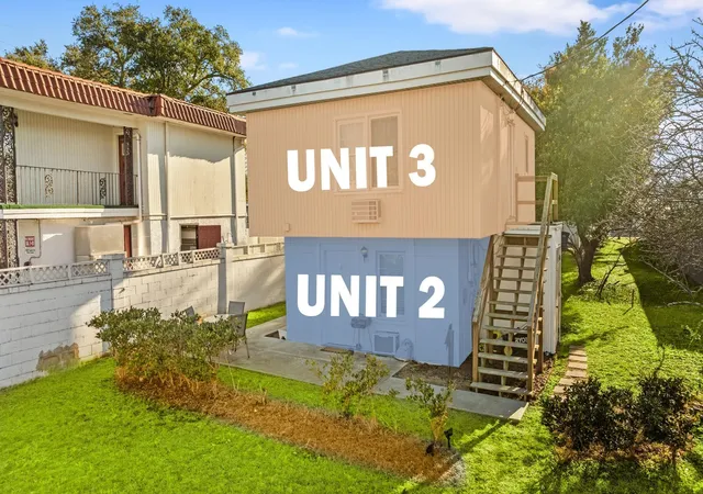 Photo 3 of House for sale at 403 13Th Ave S, Myrtle Beach, SC 29577 | MLS# 2621052 | Listing updated on 2026-08-25