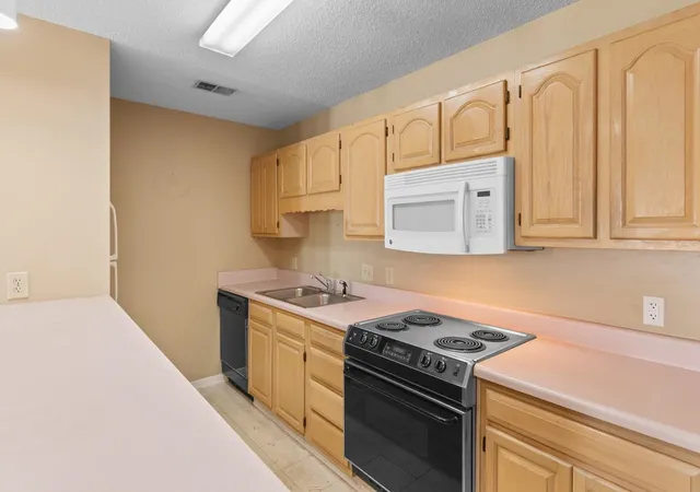 Photo 3 of Condo for sale at 218 Double Eagle Dr #E2, Myrtle Beach, SC 29575 | MLS# 2621080 | Listing updated on 2026-10-08