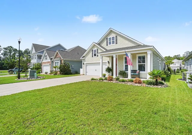 Photo 3 of Single family home for sale at 928 Mildred Ct, Murrells Inlet, SC 29576 | MLS# 2621095 | Listing updated on 2026-08-26
