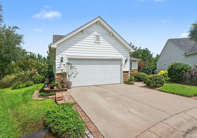 Photo 2 of Single family home for sale at 5004 Wax Myrtle Ct, North Myrtle Beach, SC 29582 | MLS# 2621129 | Listing updated on 2026-08-26