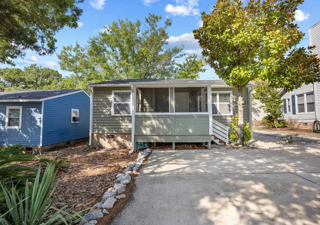 Photo 4 of Single family home for sale at 715 3Rd Ave S, North Myrtle Beach, SC 29582 | MLS# 2621161 | Listing updated on 2026-09-22