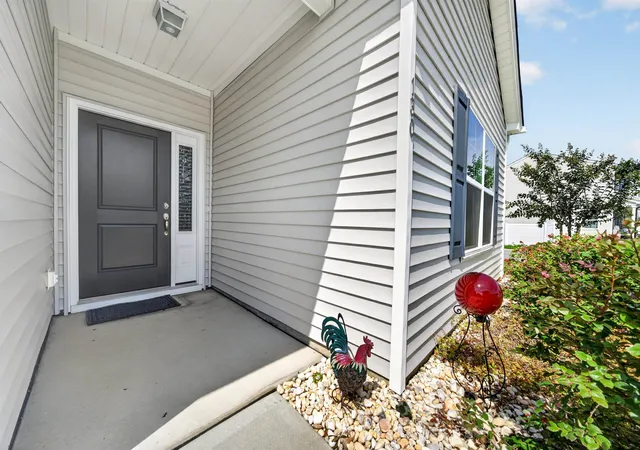 Photo 3 of Single family home for sale at 130 Averyville Dr, Conway, SC 29526 | MLS# 2621200 | Listing updated on 2026-10-06