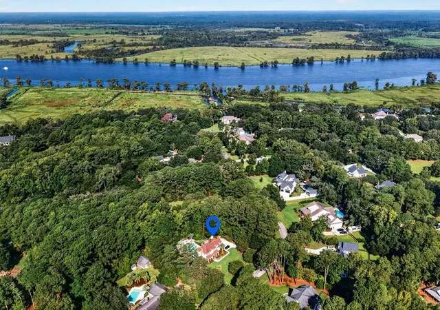 Photo 2 of Single family home for sale at 810 River Oak Circle, Pawleys Island, SC 29585 | MLS# 2621222 | Listing updated on 2026-08-28
