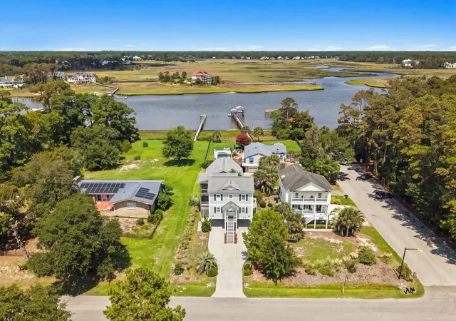 Photo 3 of Single family home for sale at 5106 E Yacht Club Dr, Oak Island, NC 28465 | MLS# 2621293 | Listing updated on 2026-08-28