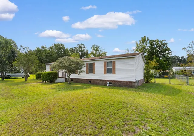 Photo 1 of Manufactured home for sale at 5183 Limbaugh Ln, Conway, SC 29526 | MLS# 2621307 | Listing updated on 2026-08-28