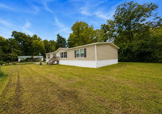 Photo 3 of Manufactured home for sale at 453 Gilchrist Rd, Marion, SC 29571 | MLS# 2621324 | Listing updated on 2026-10-02