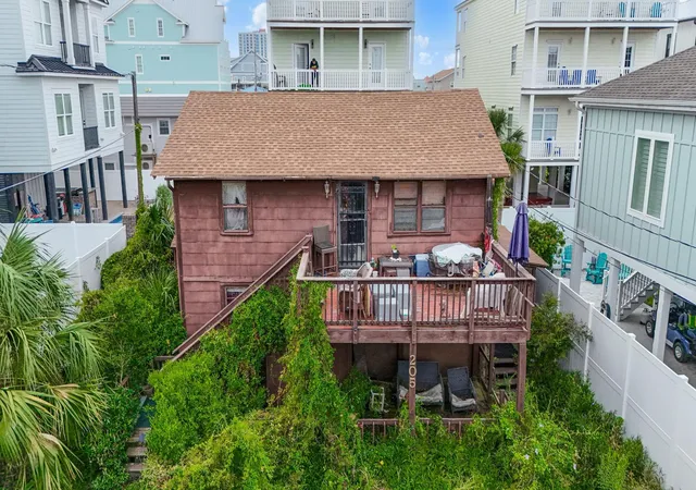 Photo 1 of Single family home for sale at 205 29th Ave N, North Myrtle Beach, SC 29582 | MLS# 2621393 | Listing updated on 2026-08-29