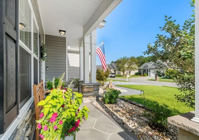 Photo 2 of Single family home for sale at 105 Barons Blf Dr, Conway, SC 29526 | MLS# 2621484 | Listing updated on 2026-08-31
