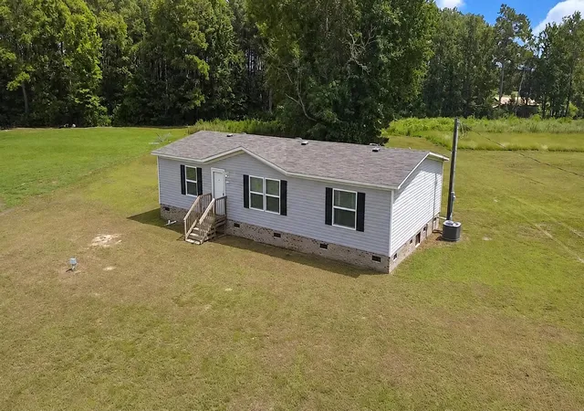 Photo 2 of Manufactured home for sale at 1112 Millers Rd, Mullins, SC 29574 | MLS# 2621496 | Listing updated on 2026-10-05