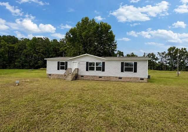 Photo 3 of Manufactured home for sale at 1112 Millers Rd, Mullins, SC 29574 | MLS# 2621496 | Listing updated on 2026-10-05