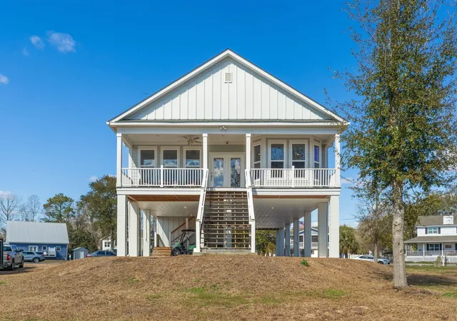 Photo 1 of Single family home for sale at 400 Elizabeth Dr, Murrells Inlet, SC 29576 | MLS# 2621548 | Listing updated on 2026-08-31