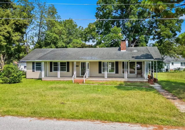 Photo 1 of Single family home for sale at 409 E Melrose St, Mullins, SC 29574 | MLS# 2621557 | Listing updated on 2026-08-31