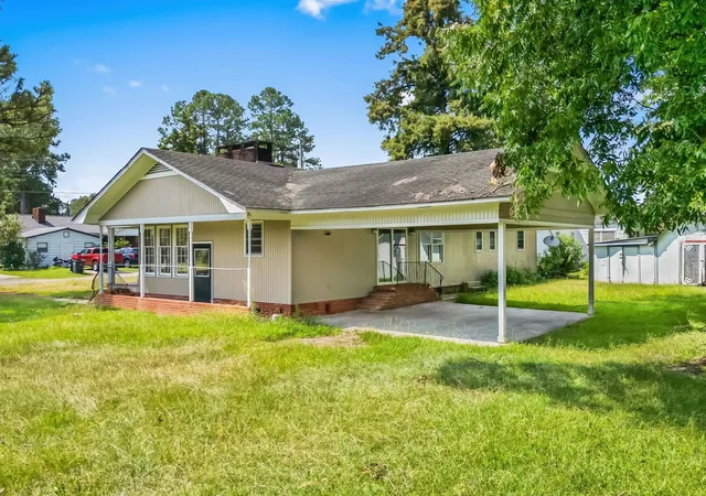 Photo 2 of Single family home for sale at 409 E Melrose St, Mullins, SC 29574 | MLS# 2621557 | Listing updated on 2026-08-31