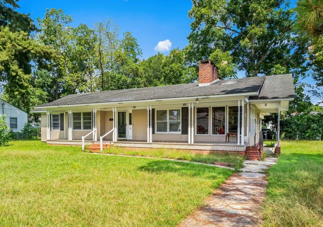 Photo 4 of Single family home for sale at 409 E Melrose St, Mullins, SC 29574 | MLS# 2621557 | Listing updated on 2026-08-31