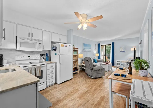 Listing Photo 4 - Condo for sale in building located at 405 21st Ave N, North Myrtle Beach, SC 29582 - Unit #2D
