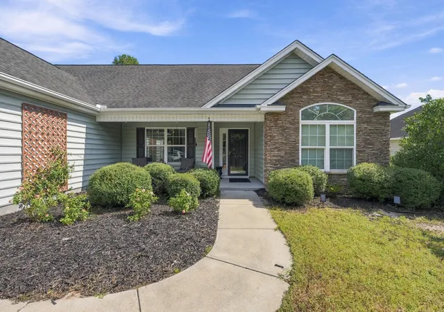 Photo 3 of Sale Pending at 416 S Oaks Dr, Conway, SC 29527 | MLS# 2622742 | Listing updated on 2026-09-27