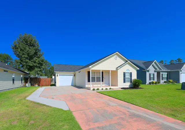 Photo 2 of Single family home for sale at 320 Sean River Rd, Conway, SC 29526 | MLS# 2622745 | Listing updated on 2026-09-26