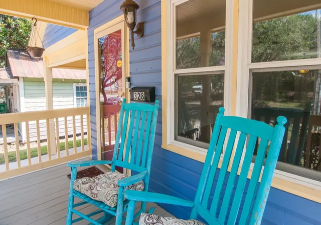 Photo 3 of Single family home for sale at 328 Queen St, Georgetown, SC 29440 | MLS# 2622835 | Listing updated on 2026-10-10