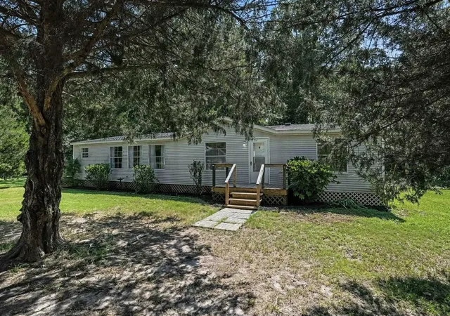 Photo 3 of Manufactured home for sale at 5865 Juniper Bay Rd, Conway, SC 29527 | MLS# 2622846 | Listing updated on 2026-09-16