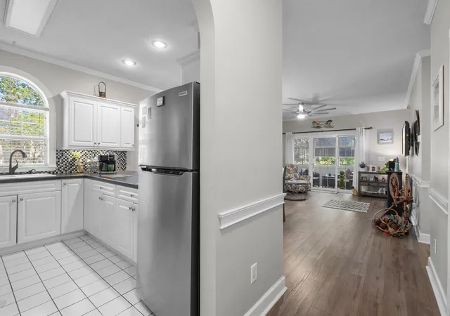 Listing Photo 4 - Condo for sale in building located at 4221 Hibiscus Dr, Little River, SC 29566 - Unit #101